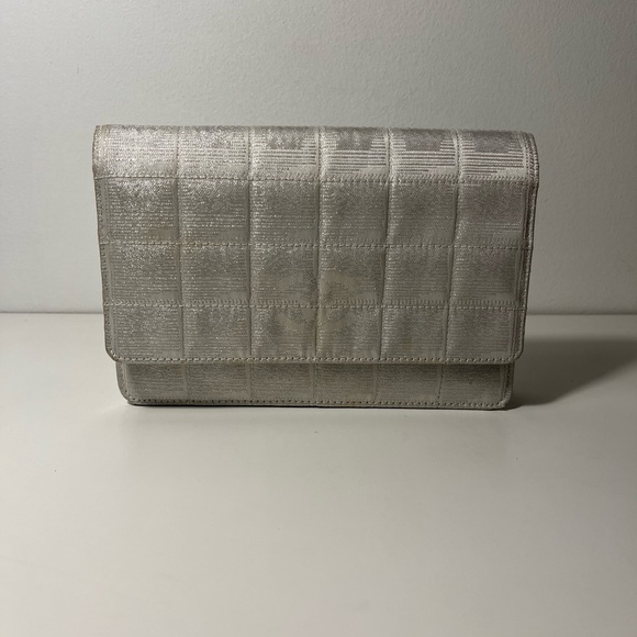 CHANEL | White Crossbody Bag - Picture 1 of 11